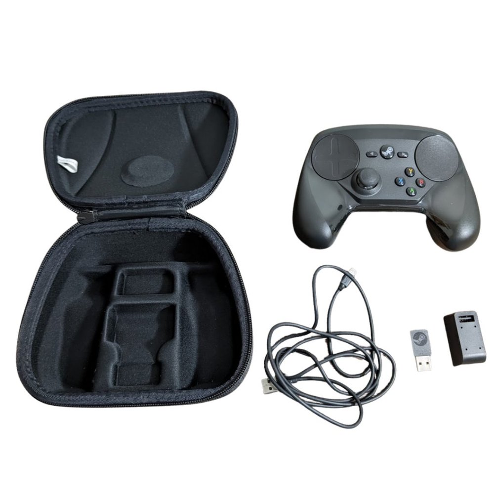 Valve Steam Controller with a Case